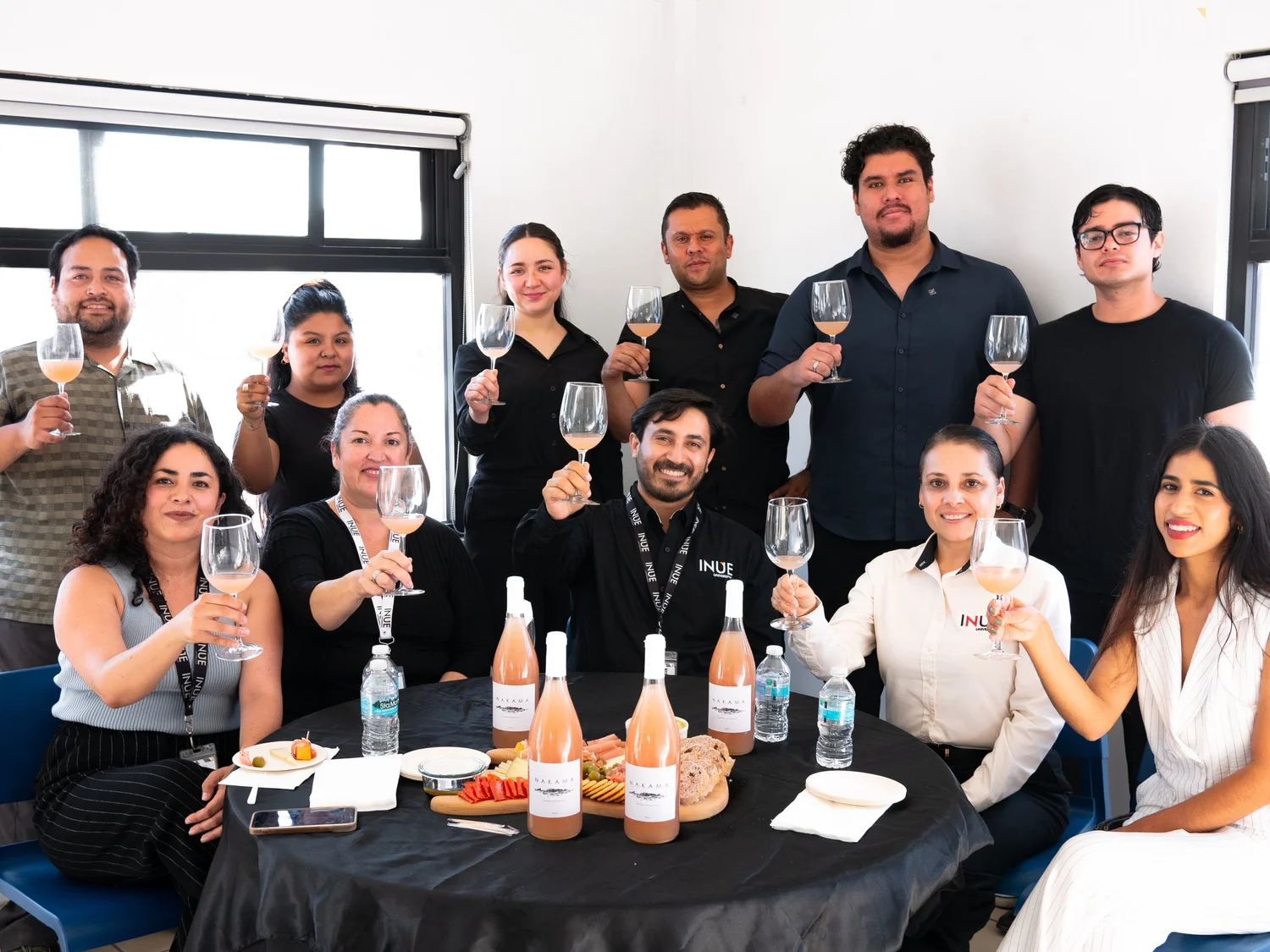 El Vino Rosado que Celebra la Excelencia Académica en Viticultura y Enología.