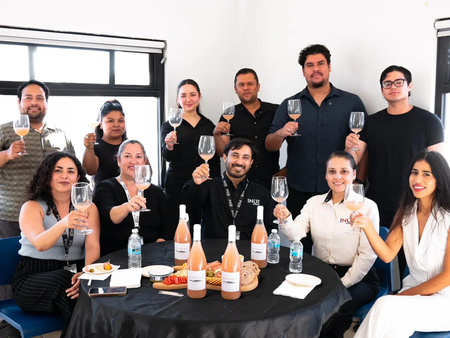 El Vino Rosado que Celebra la Excelencia Académica en Viticultura y Enología.