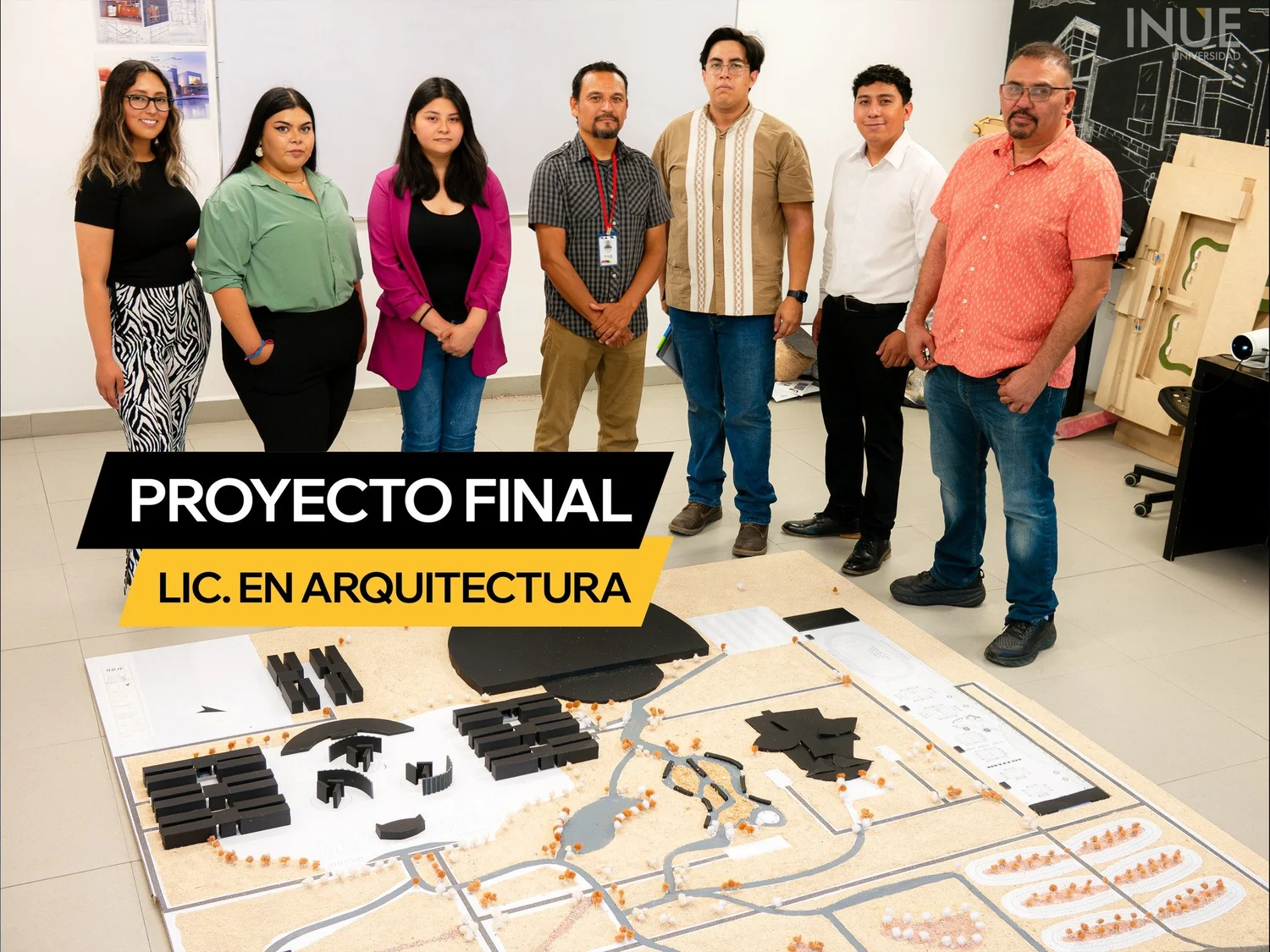 La Cima de un Viaje Académico: Celebramos el Último Proyecto de los Graduados de Arquitectura.